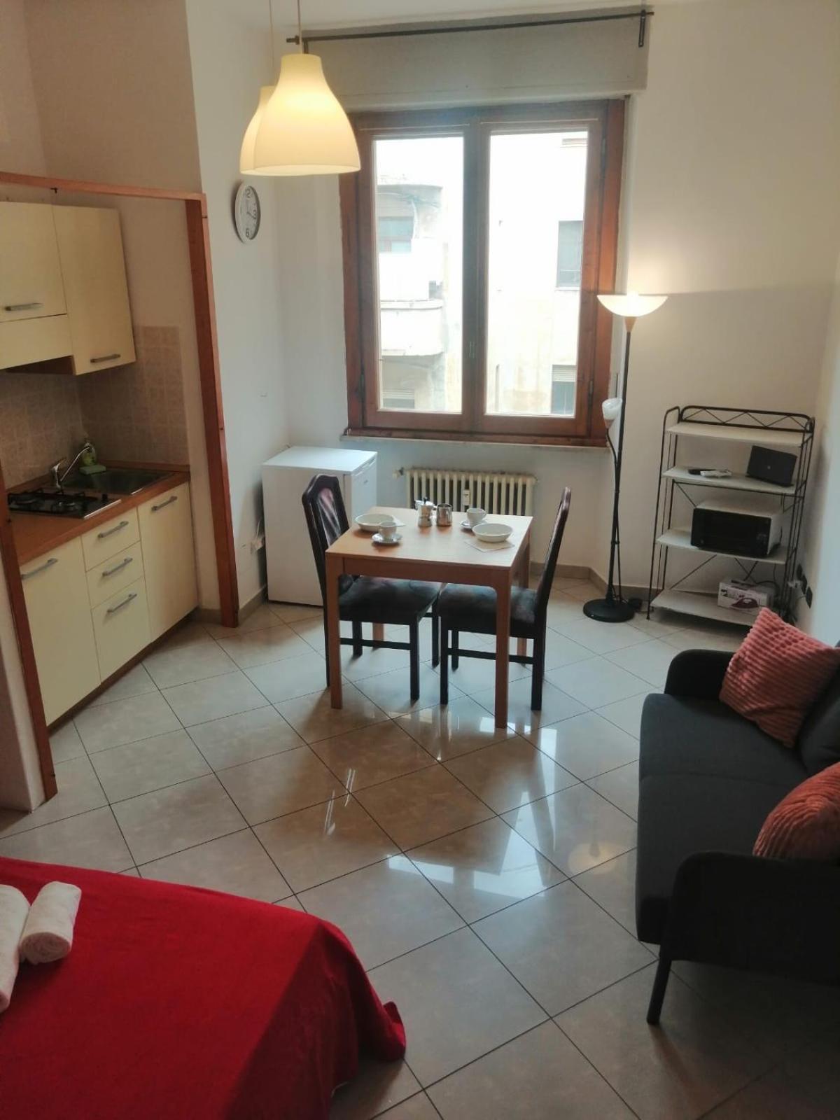 Apartment In Front Of The Train Station! Floransa Dış mekan fotoğraf