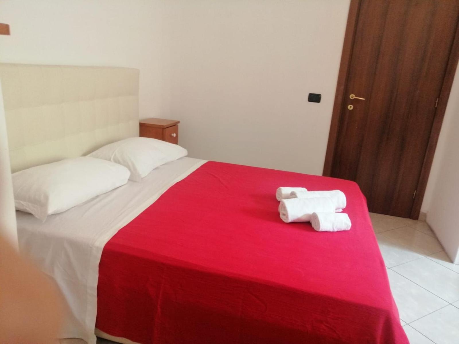 Apartment In Front Of The Train Station! Floransa Dış mekan fotoğraf