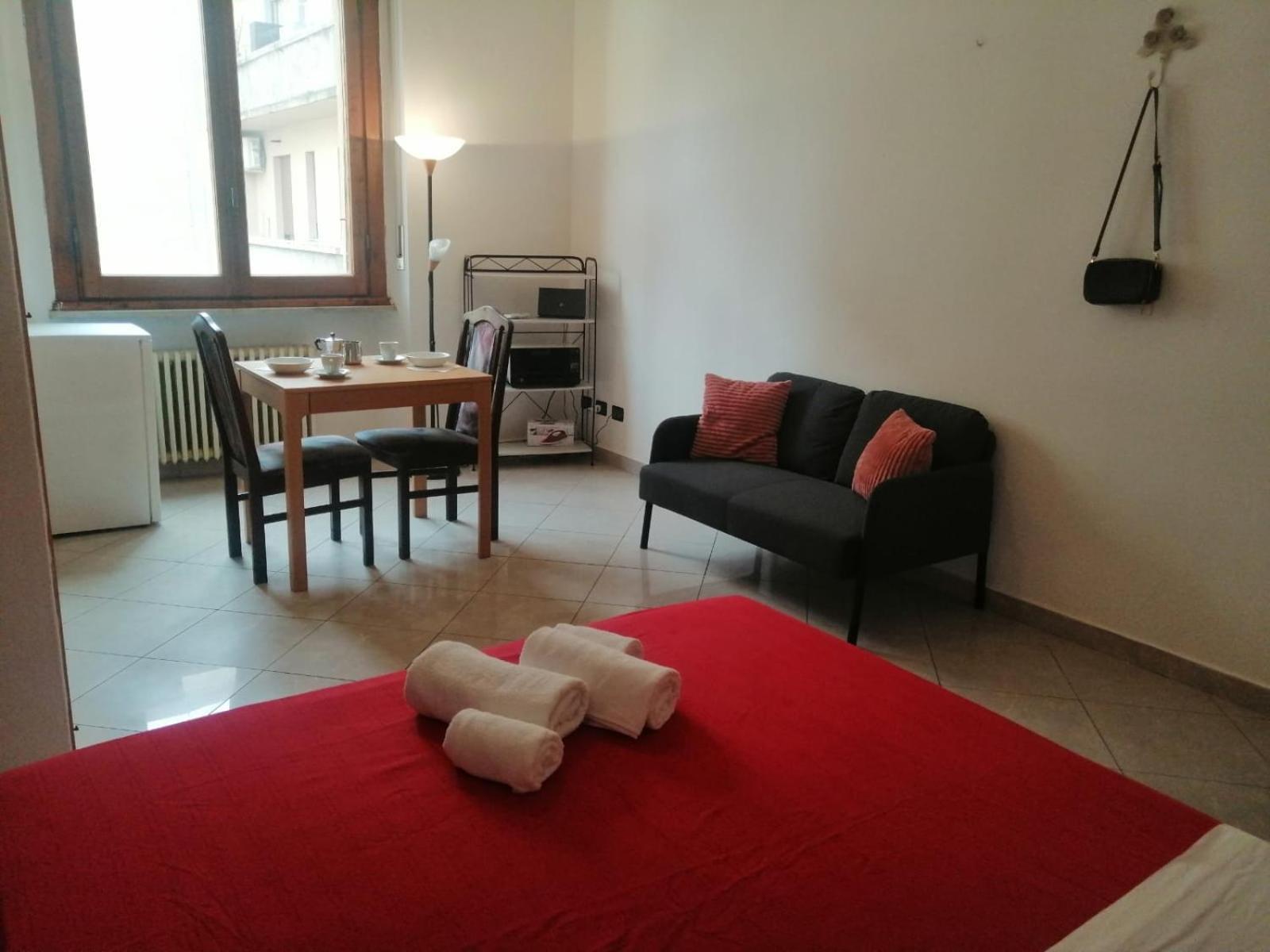 Apartment In Front Of The Train Station! Floransa Dış mekan fotoğraf
